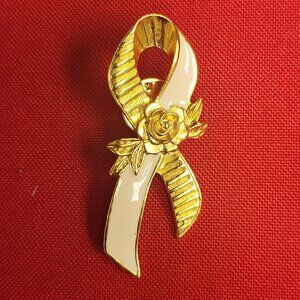 Vintage Avon Breast Cancer Awareness Gold Tone Ribbon Brooch Pin Pink Enamel Ros